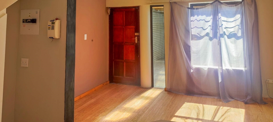 To Let 2 Bedroom Property for Rent in Oakglen Western Cape